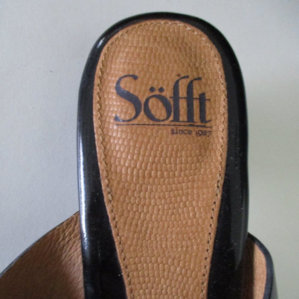 Sofft Womens Black Patent Leather Gold Accents Flat Slide Sandal NWOB - Size 8W - Picture 6 of 10